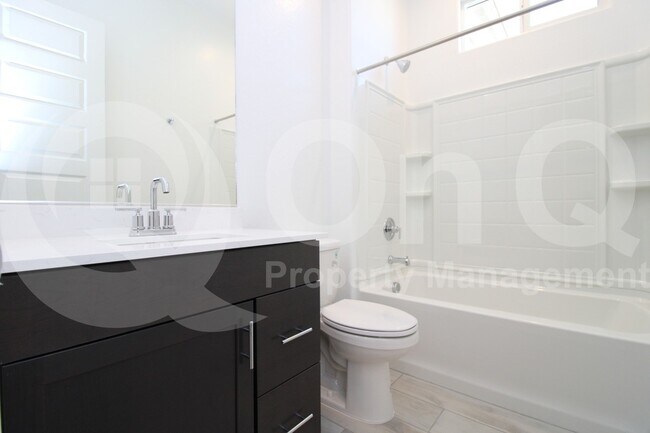 Building Photo - 3871 E Rainbow Dr