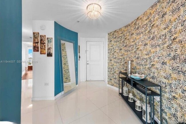 Building Photo - 480 NE 30th St