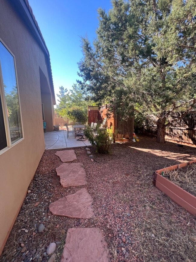 Building Photo - Unfurnished, 1-year long-term rental