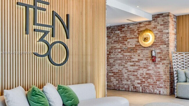 Building Photo - 1030 15th St