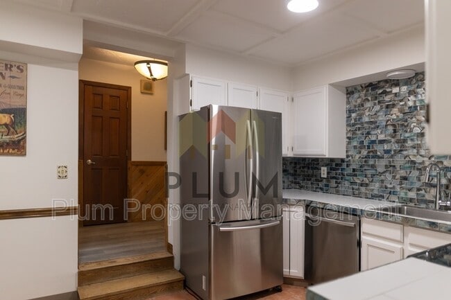 Building Photo - 2422 56th St