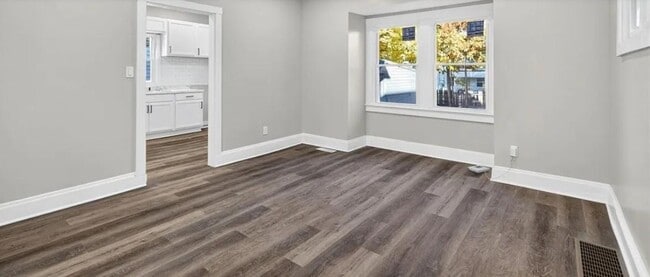 Building Photo - 11209 Continental Ave