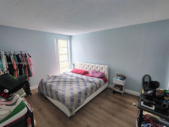 Building Photo - 3716 NE 168th St