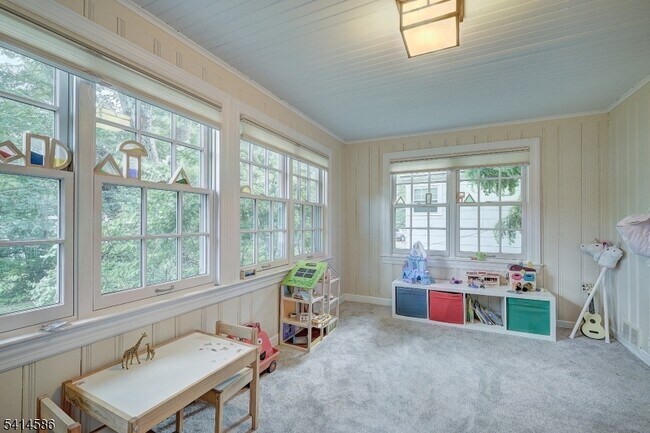 Building Photo - 548 Hartford Ct