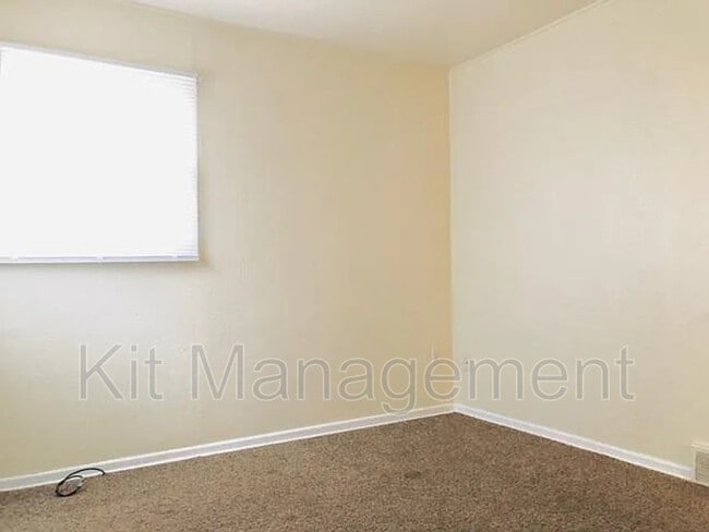 Building Photo - 1318 Montain Rd