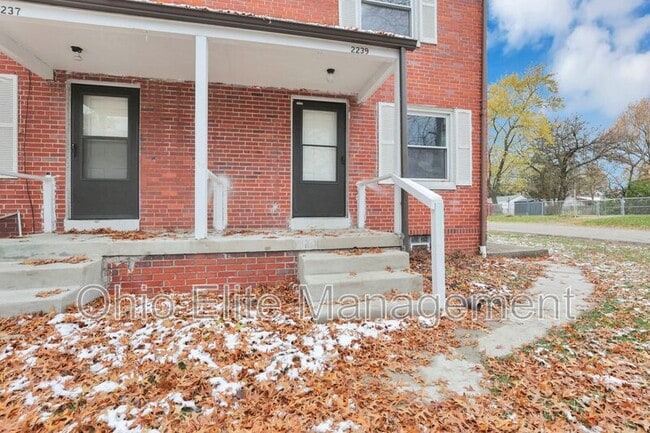 Building Photo - 2239 Homestead Dr