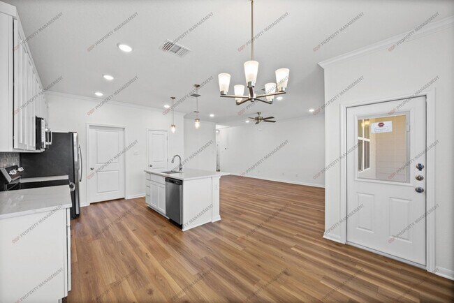 Building Photo - 8114 Timber Holw Ln