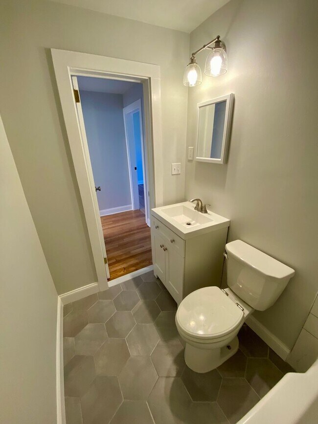 Building Photo - 4 Pafel Rd