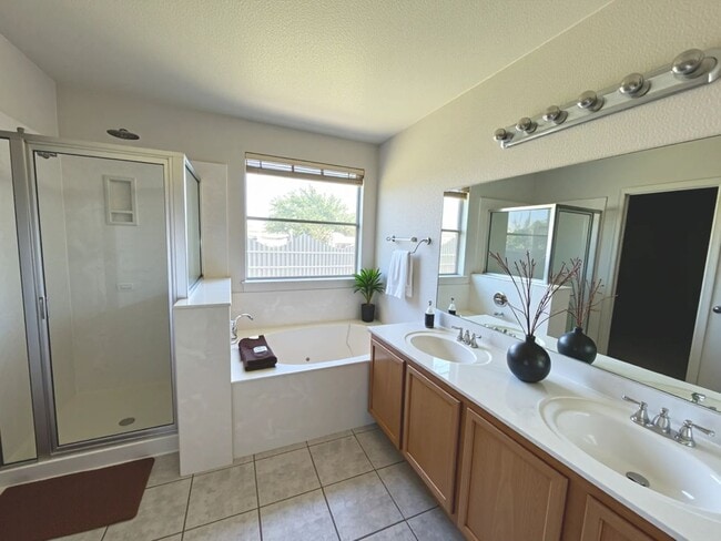 Building Photo - 3301 Bull Run Dr