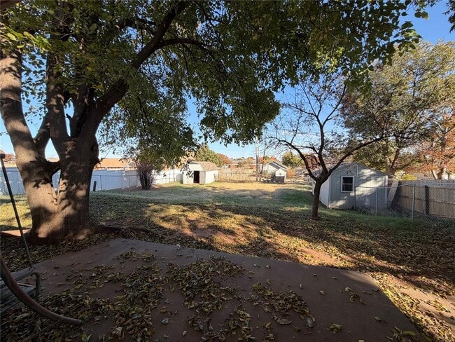 Building Photo - 714 N 5th St