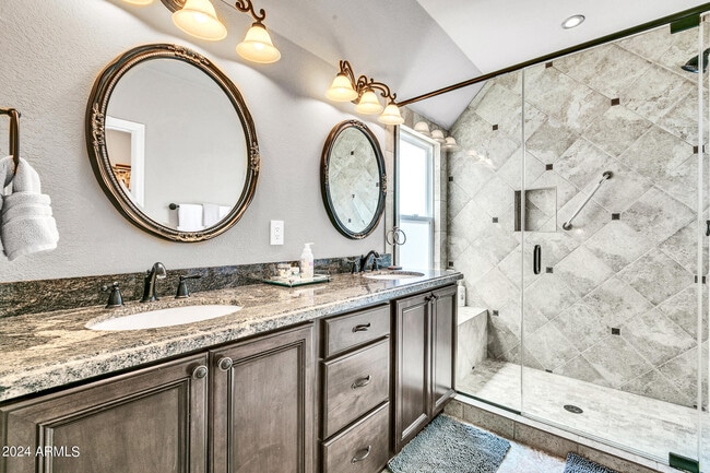 Building Photo - 8889 E Meadow Hill Dr