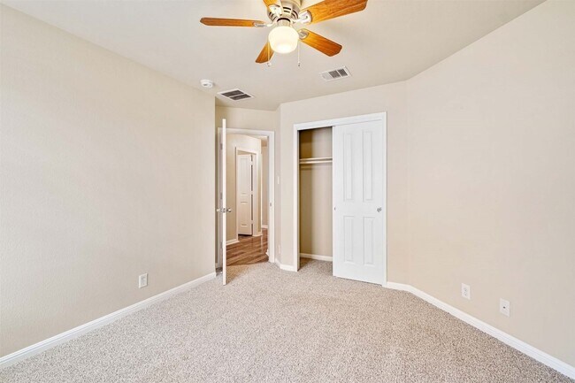 Building Photo - 219 Frio River Trail