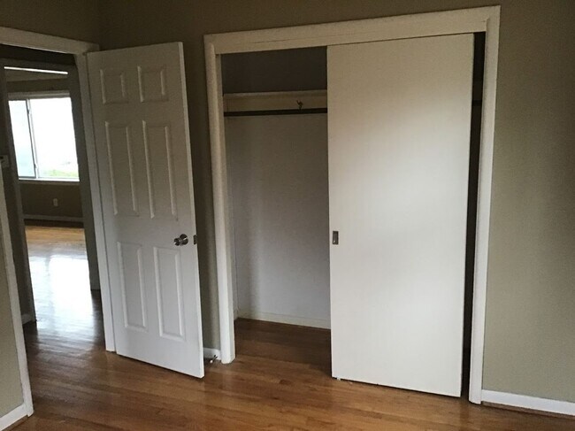 Building Photo - COMING SOON! - Newly Renovated 3Bd, 2Bth i...