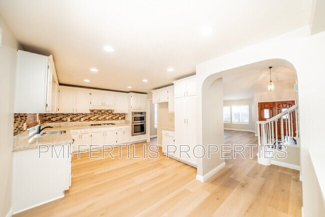 Building Photo - 1229 Hibiscus St