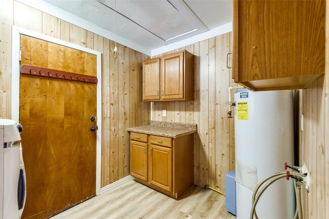 Building Photo - 118 Southbrook Cir