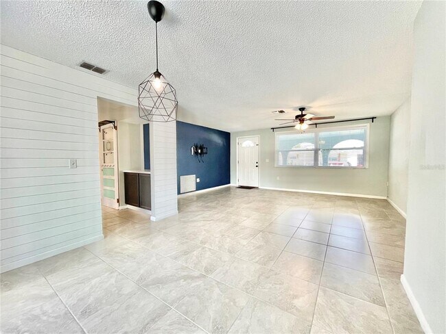 Building Photo - 9011 Ledgestone Ln