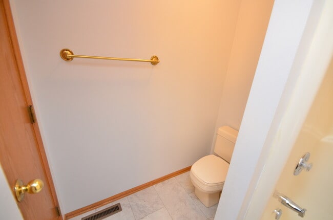 Building Photo - 1239 Wood Creek Bend