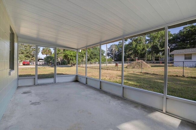 Building Photo - 14025 SE 54 Ct