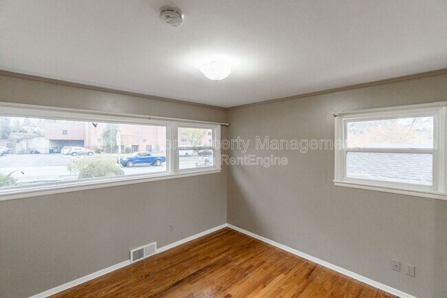 Building Photo - 3523 E 18th Ave