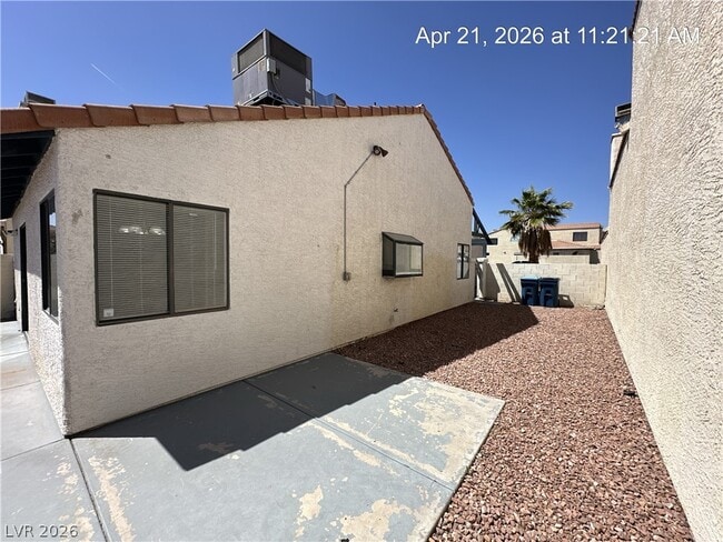 Building Photo - 329 Chastine St