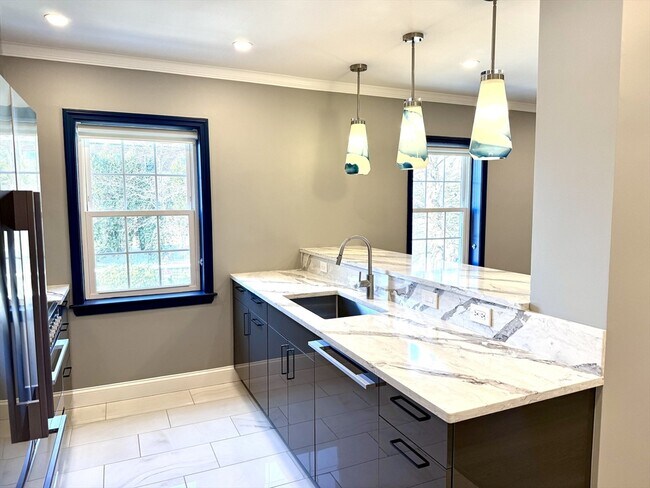 Building Photo - 27-29-29 Commonwealth Ave