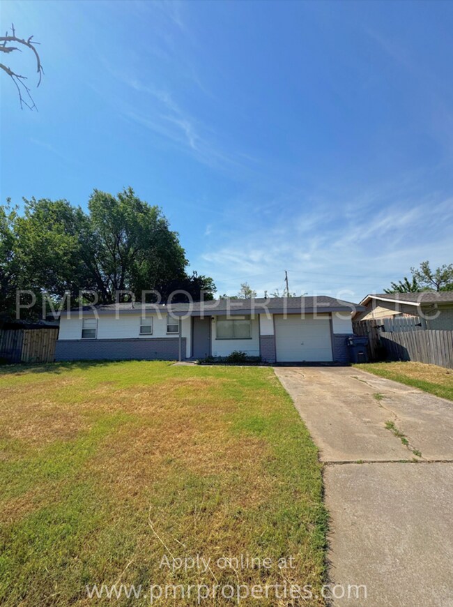 Building Photo - 3 Bed 2 Bath - House