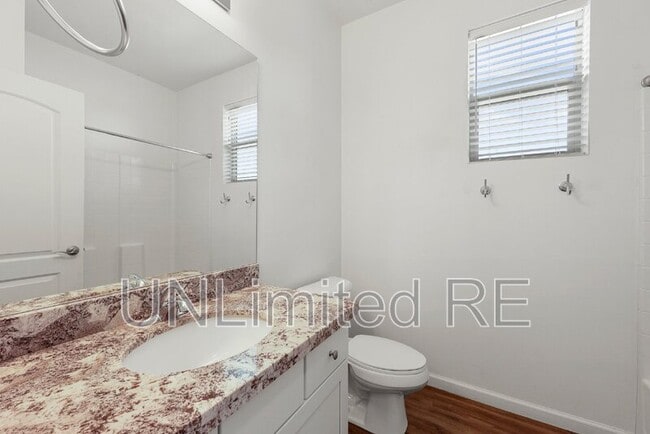 Building Photo - 371 Grafton Ct