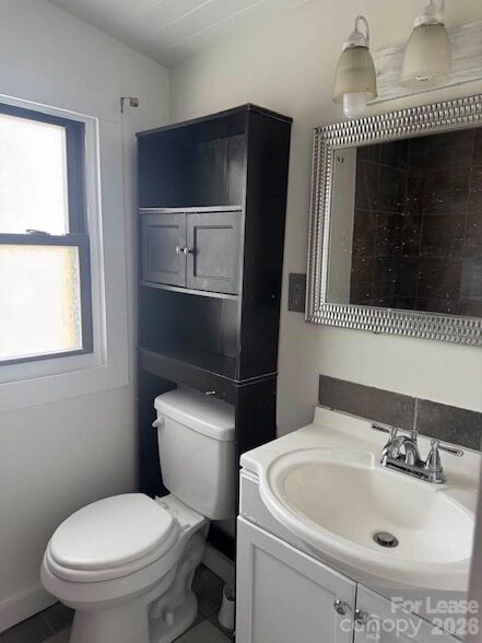 Building Photo - 534 Logan St