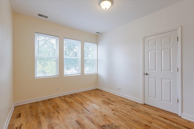 Building Photo - 1234 W 49th Pl