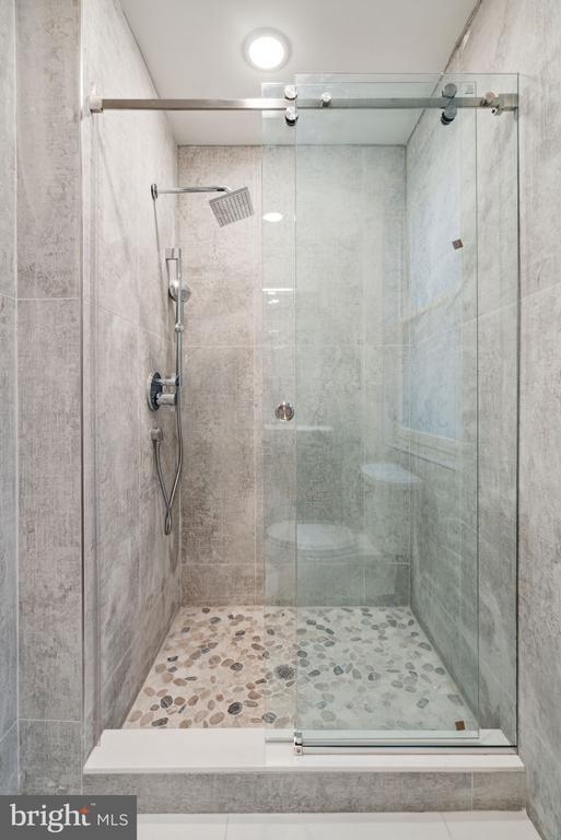 Building Photo - 1822 Chestnut St