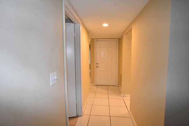 Building Photo - 5323 Indian Creek Dr