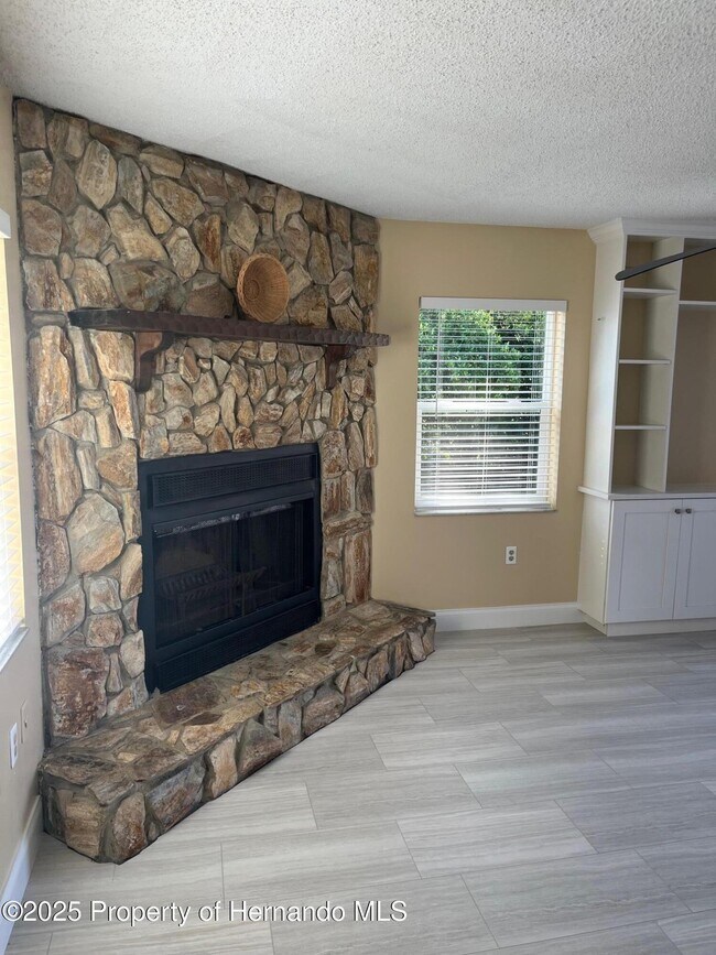 Building Photo - 12474 Drayton Dr