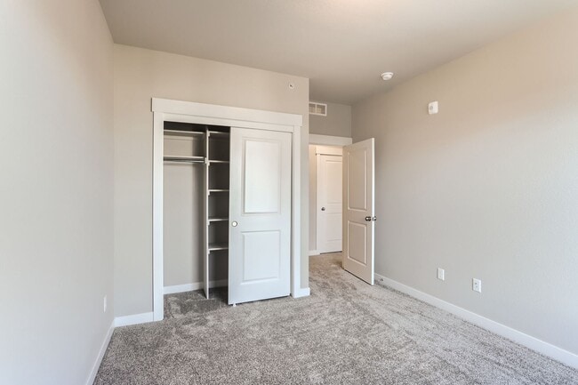 Building Photo - 310 High Point Dr