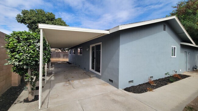 Building Photo - 541 Arrowhead Ct