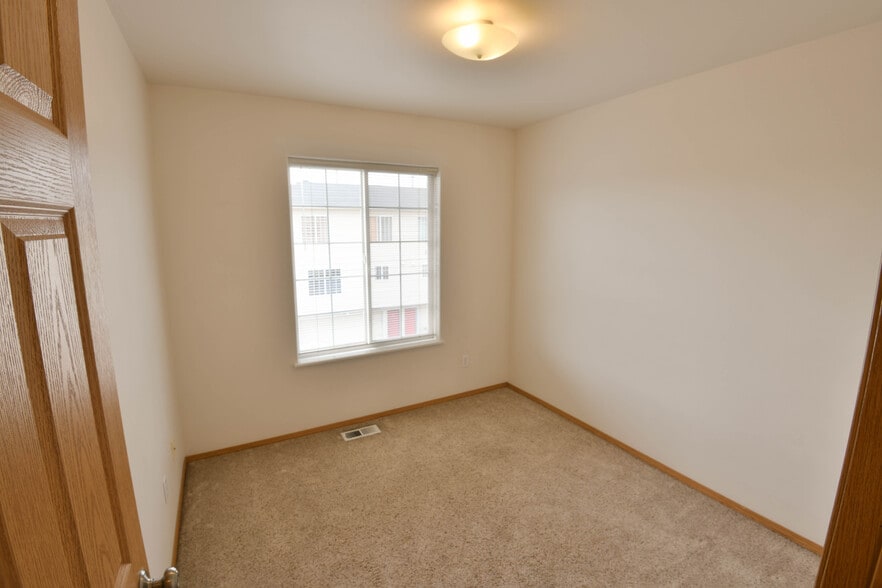 Building Photo - 6903 Gold Kings Ave