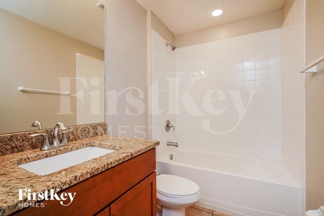 Building Photo - 2409 NW 9th Ave