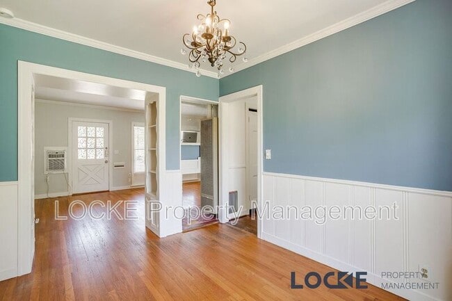 Building Photo - 4328 Calmont Ave