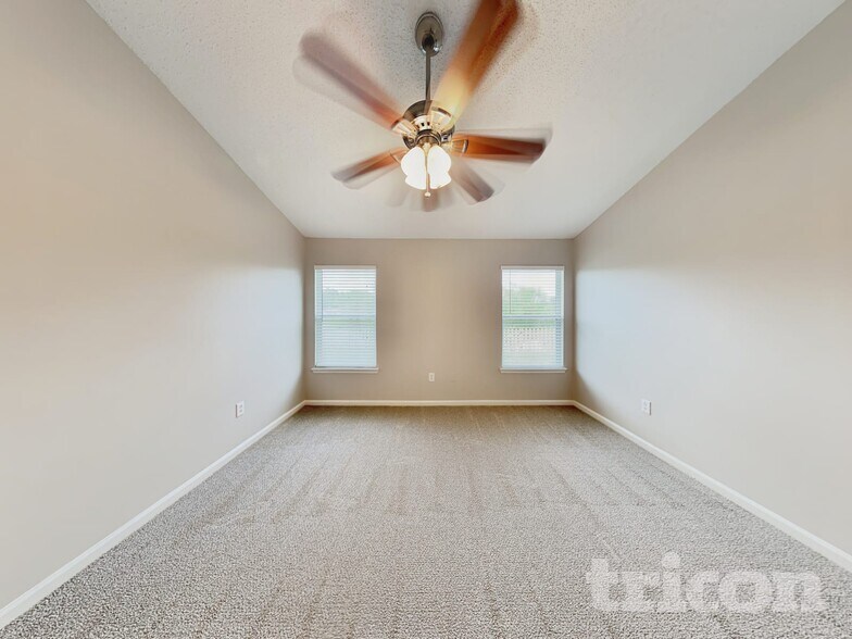 Building Photo - 3951 Hideaway Lane