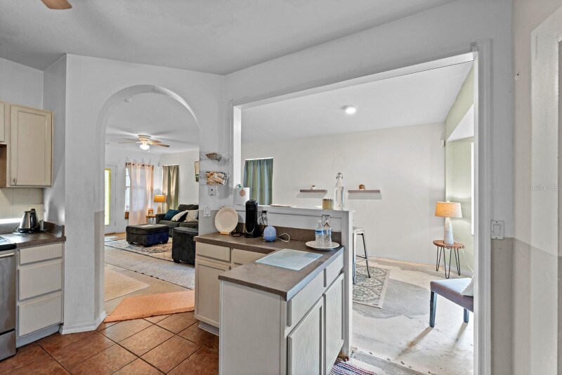 Building Photo - 1112 Lake Shore Ranch Dr