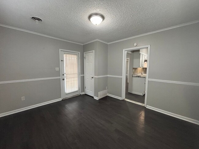 Building Photo - 837 Homer St