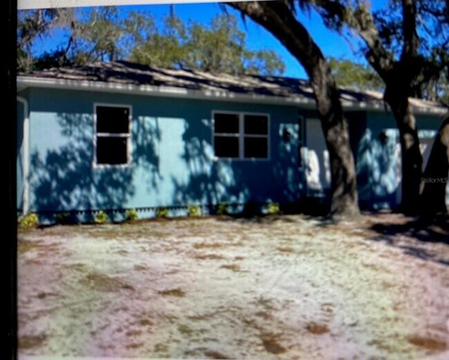 Building Photo - 614 Minnesota Dr