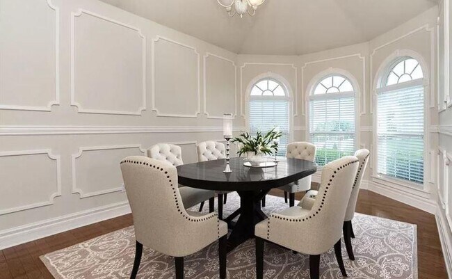 Building Photo - 2028 Cobblestone St