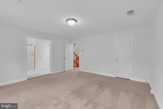 Building Photo - 1814 Fallbrook Ln