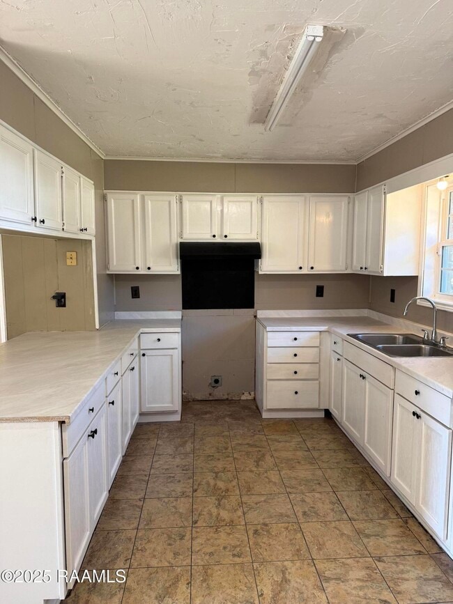 Building Photo - 2606 Brenda Dr