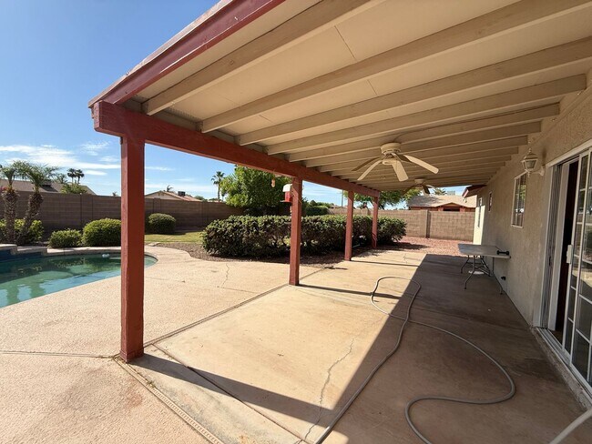Building Photo - Pool Home in Ponderosa Valley!