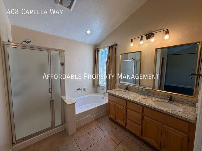 Building Photo - 408 Capella Way