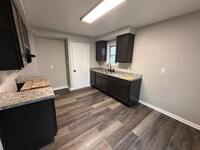 Building Photo - 3 BED 1 BATH SINGLE FAMILY HOME IN THE LEE...