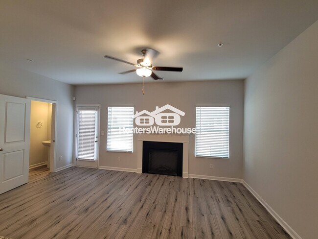 Building Photo - 11677 Mendenhall Ct