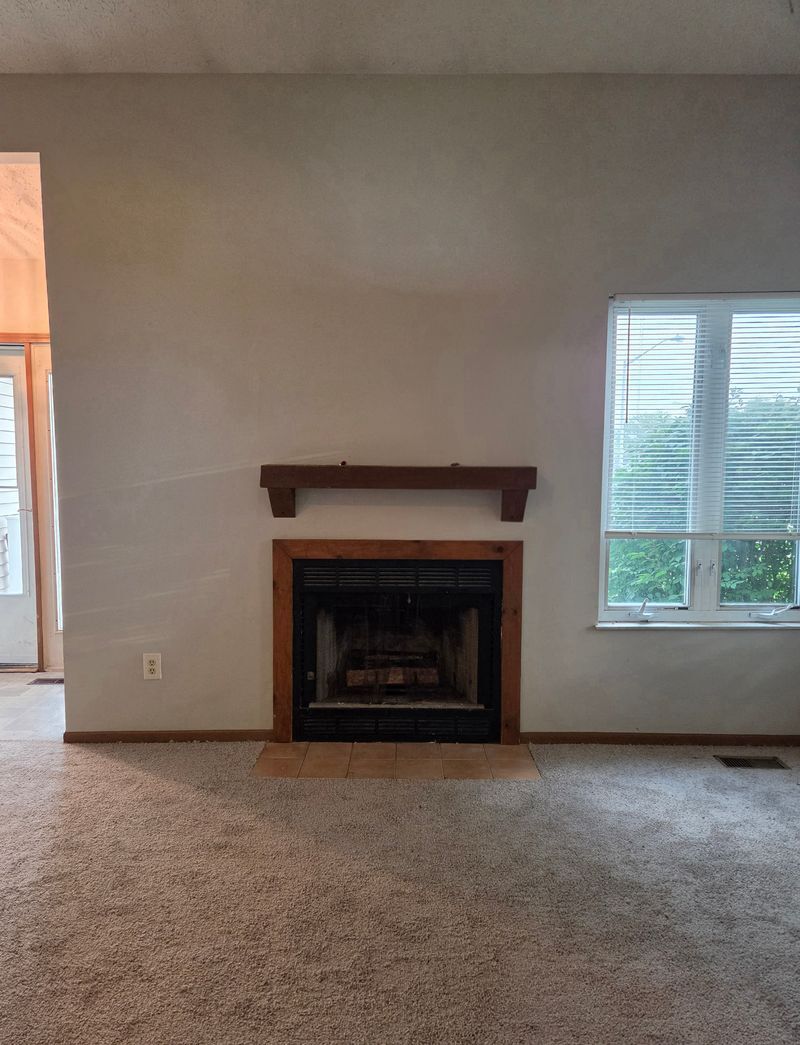 Building Photo - 4655 Point Pleasant Dr