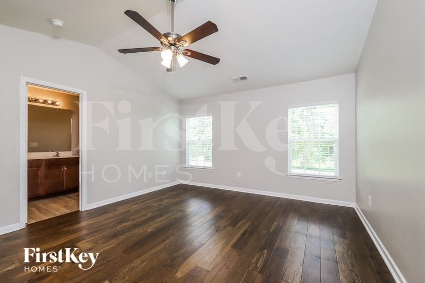 Building Photo - 1049 Solstice St